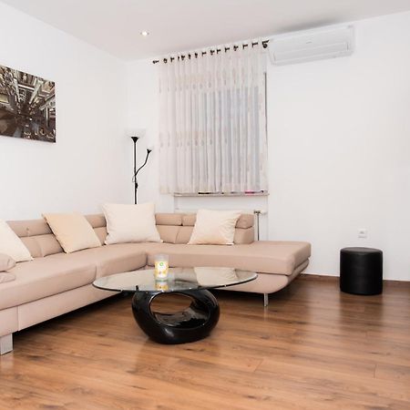 Apartments Sentvid リュブリャナ エクステリア 写真