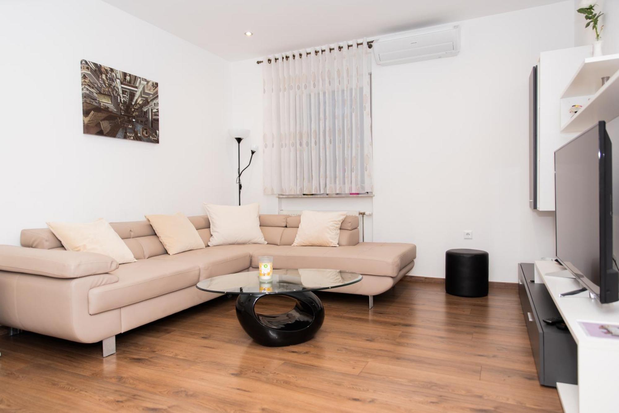 Apartments Sentvid リュブリャナ エクステリア 写真